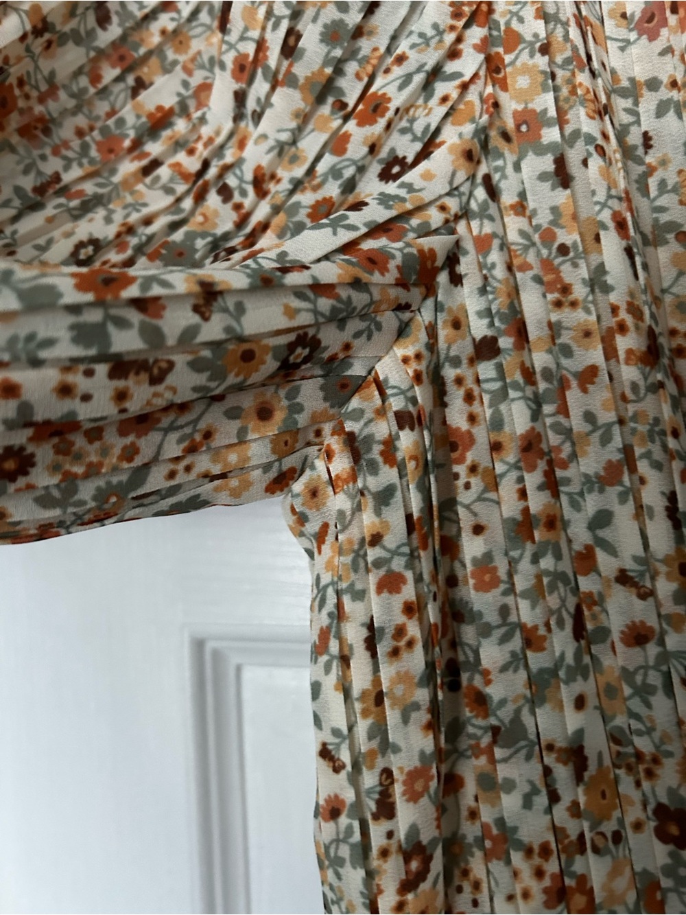 Sezane Floral Pleated Midi 'Tal' Dress in Size FR40/US8 - Picture 5 of 10
